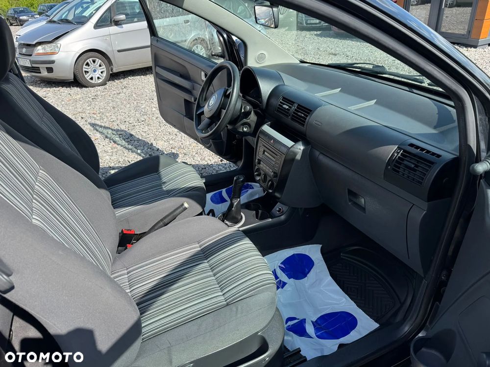 Volkswagen Fox - 11