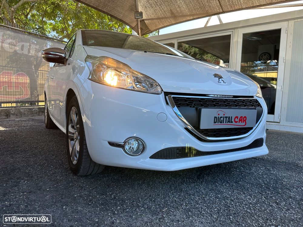 Peugeot 208 2014 photo 4