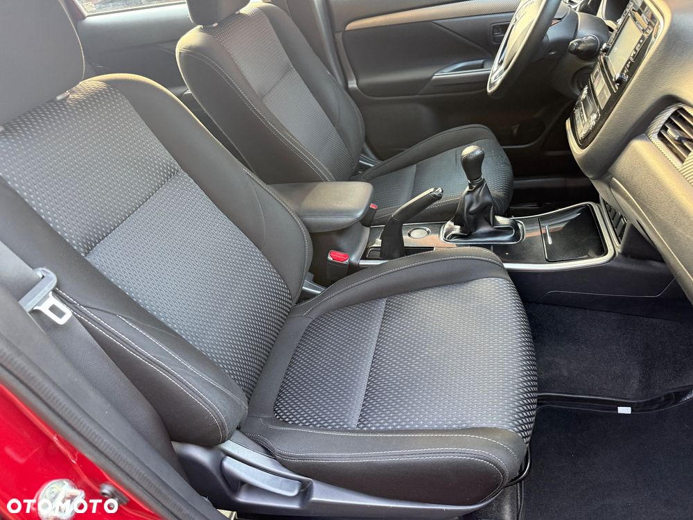 Mitsubishi Outlander 2.0 Intense + 2WD - 12