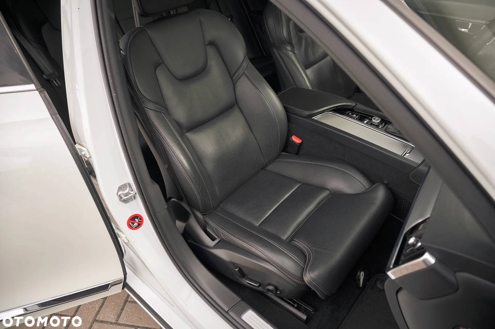 Volvo V90 D5 AWD Geartronic Inscription - 27
