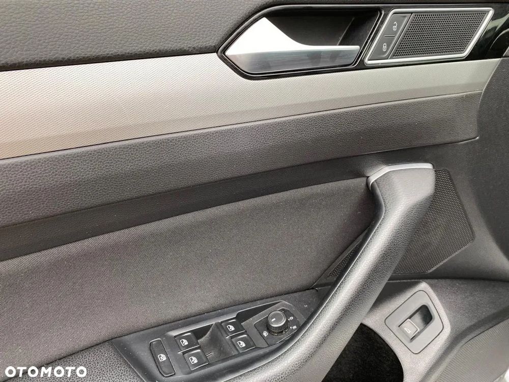 Volkswagen Passat 2.0 TDI BMT Comfortline DSG - 19