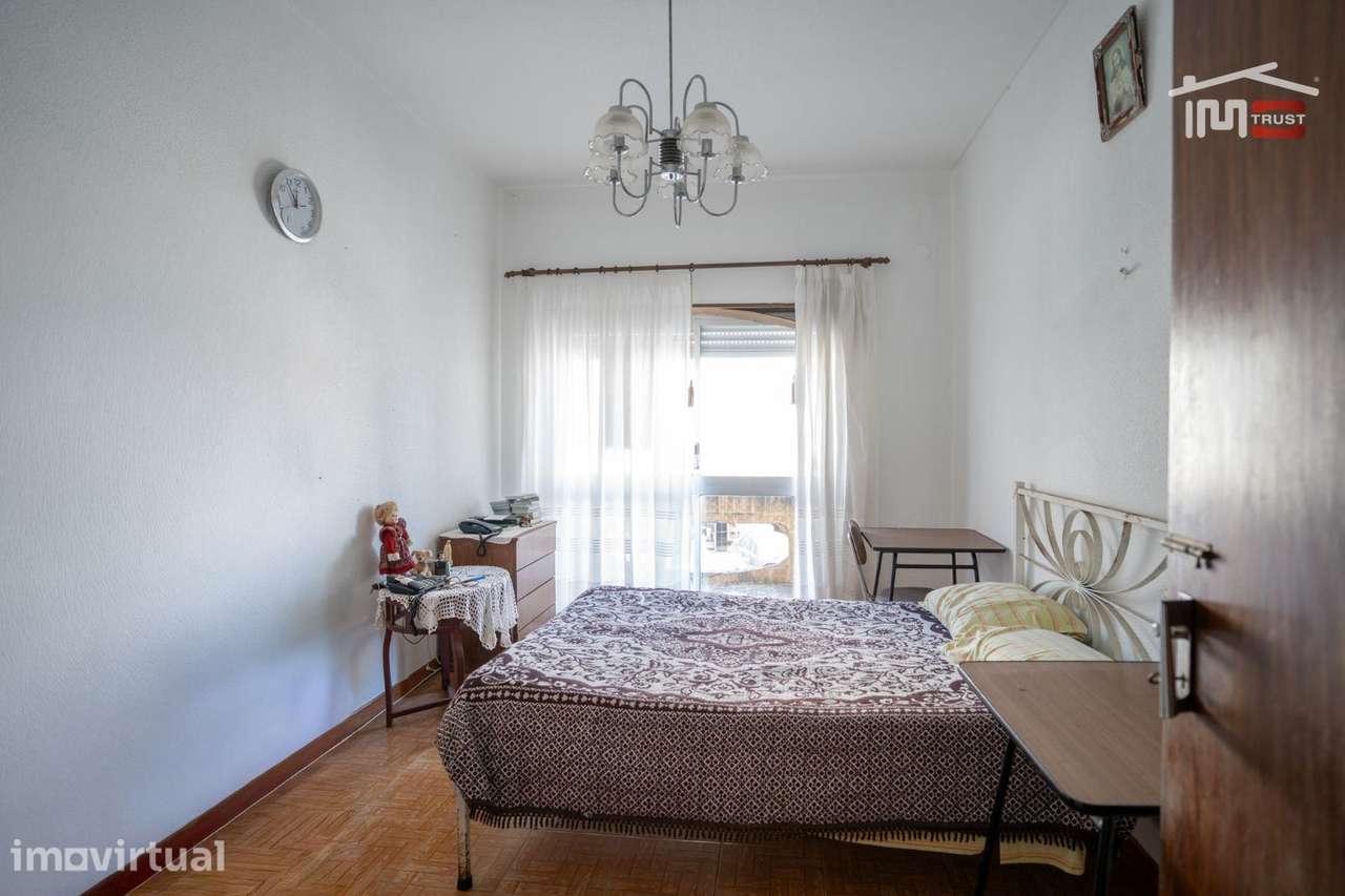 PRÉDIO COM ELEVADO POTENCIAL PARA CONVERSÃO EM APARTAMENTOS EM FÁTIMA - Grande imagem: 5/40
