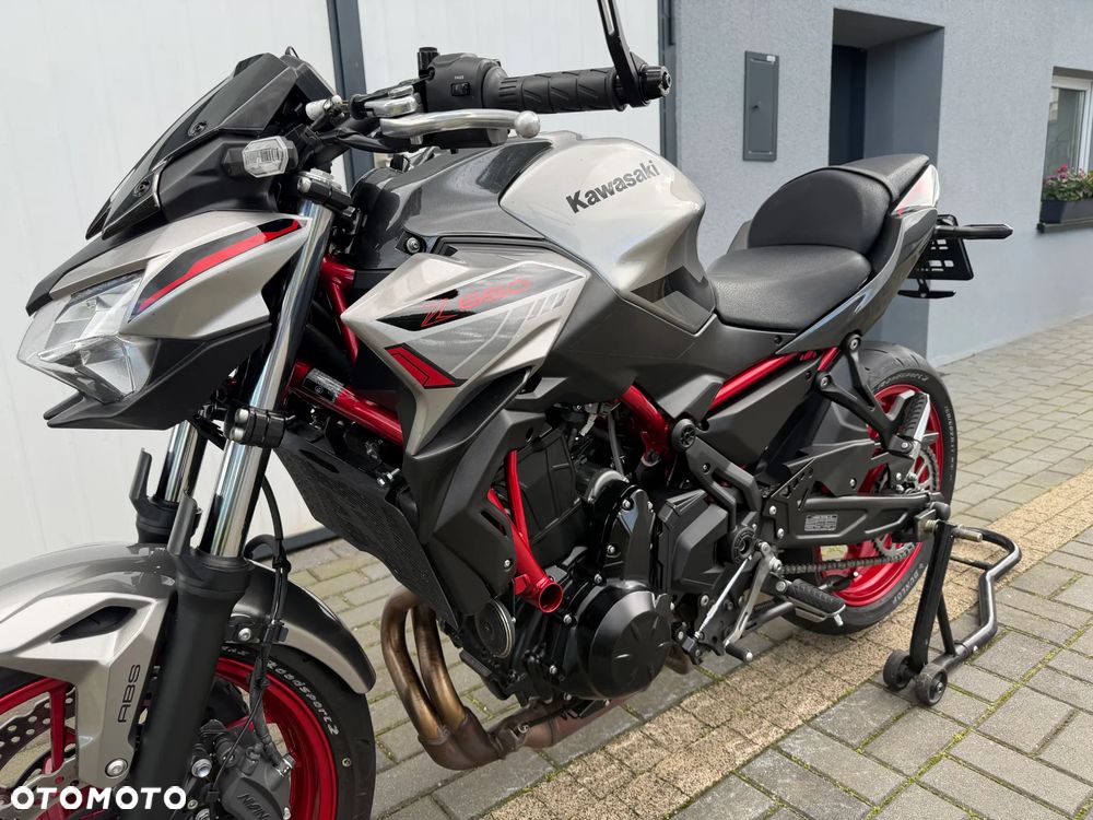 Kawasaki Z 650 - 11