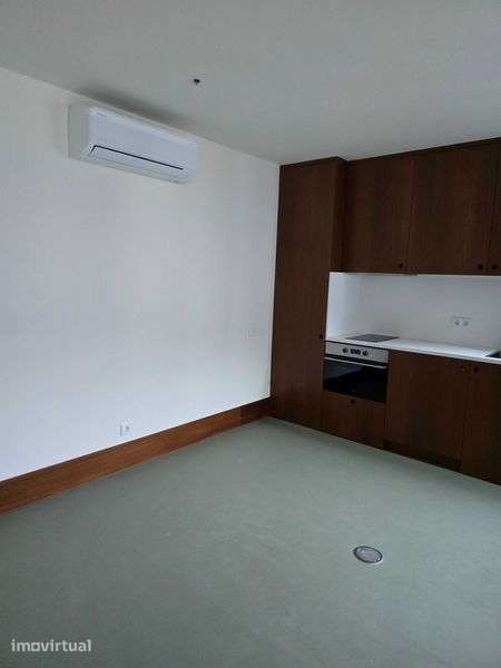 Aluga-se T1, c/garagem, Edf. Pharmacia, Igreja Cedofeita - Grande imagem: 2/7