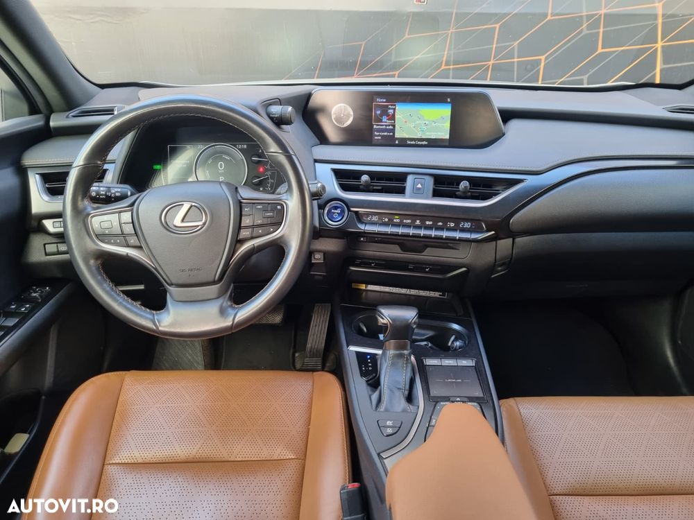 Lexus UX 250h - 15