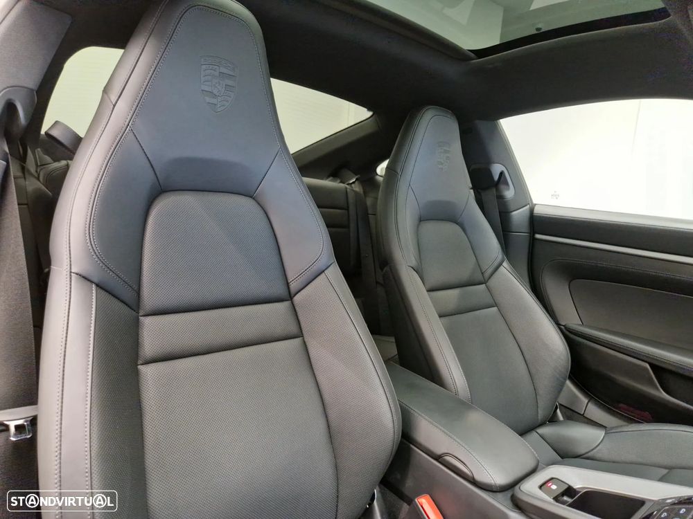 Porsche 911 (992) Carrera - 36