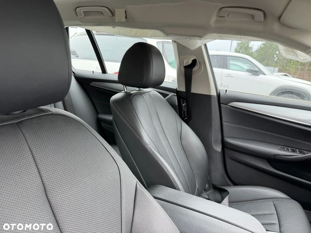 BMW Seria 5 530d xDrive mHEV Luxury Line sport - 9