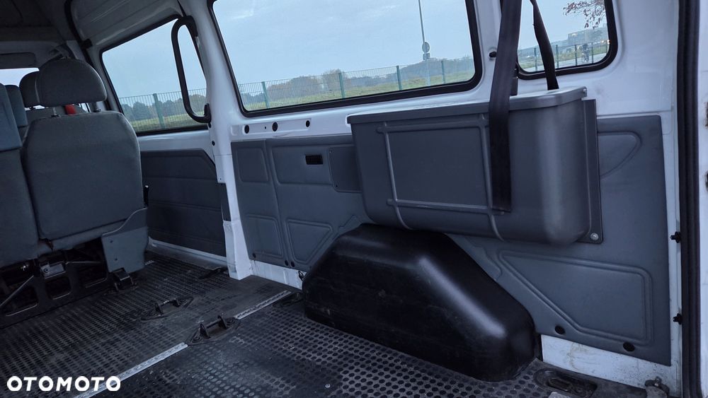 Ford Transit - 17
