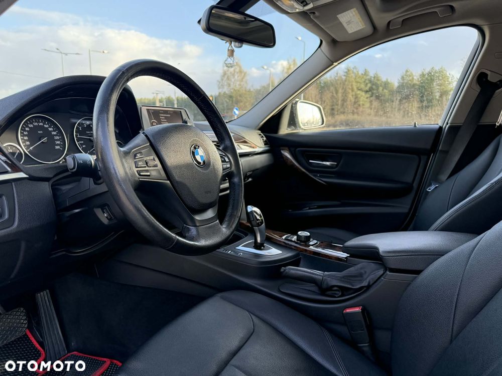 BMW Seria 3 328i xDrive - 8