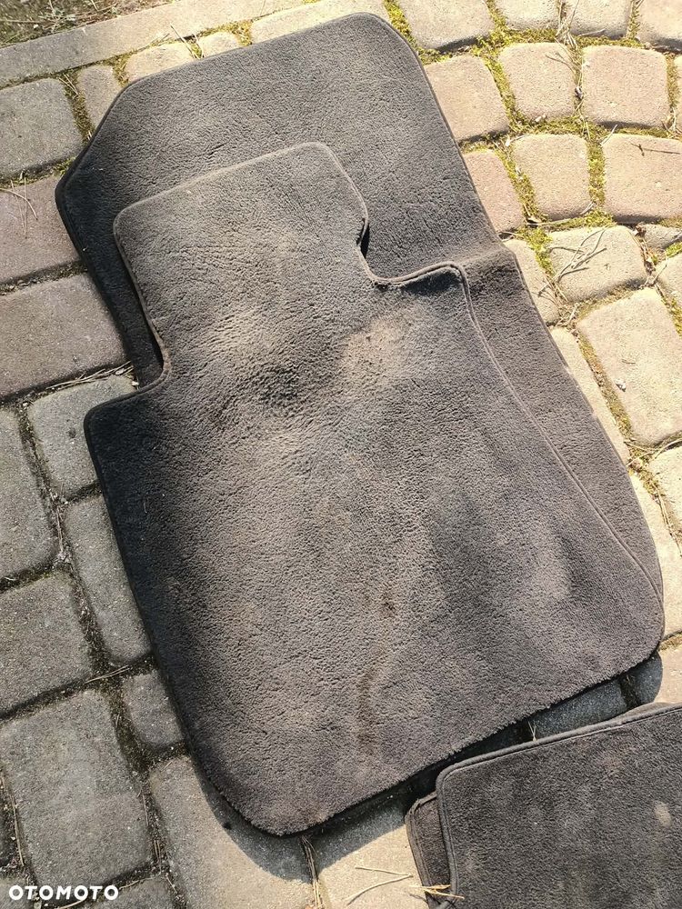 Dywaniki welurowe BMW E90 E91 czarne Europa oryginał - 2