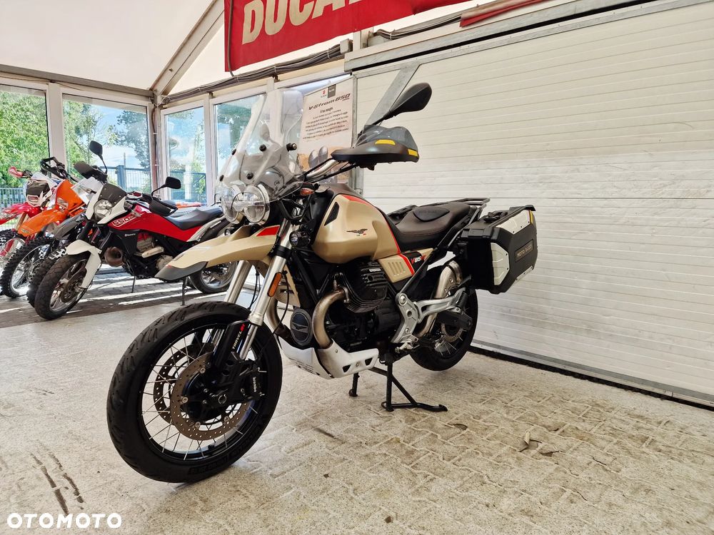Moto Guzzi V85 - 21