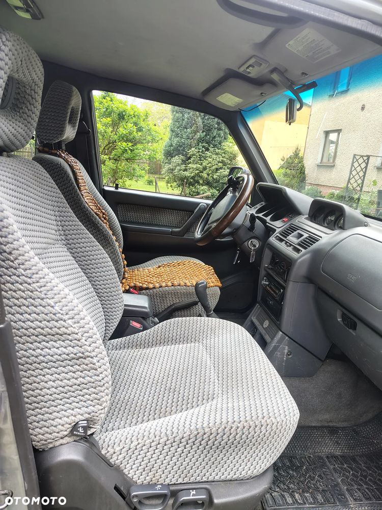 Mitsubishi Pajero - 5