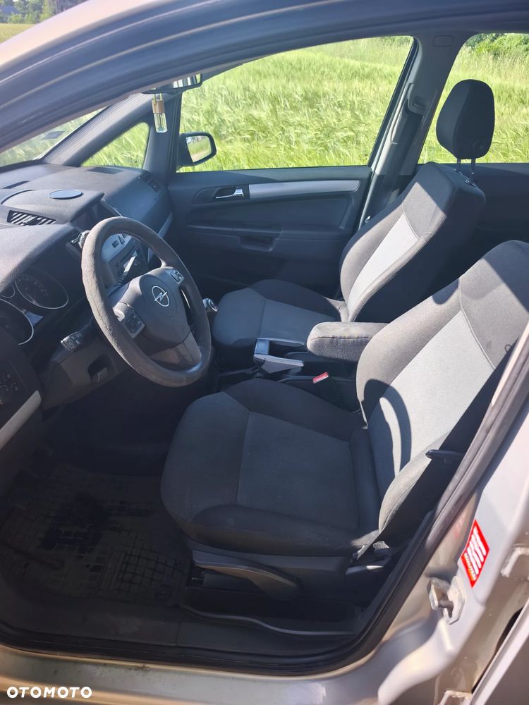 Opel Zafira 1.9 CDTI Essentia - 9