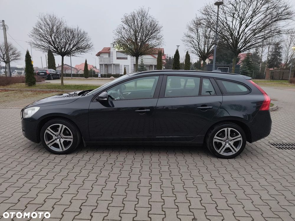 Volvo V60 D2 Momentum - 2