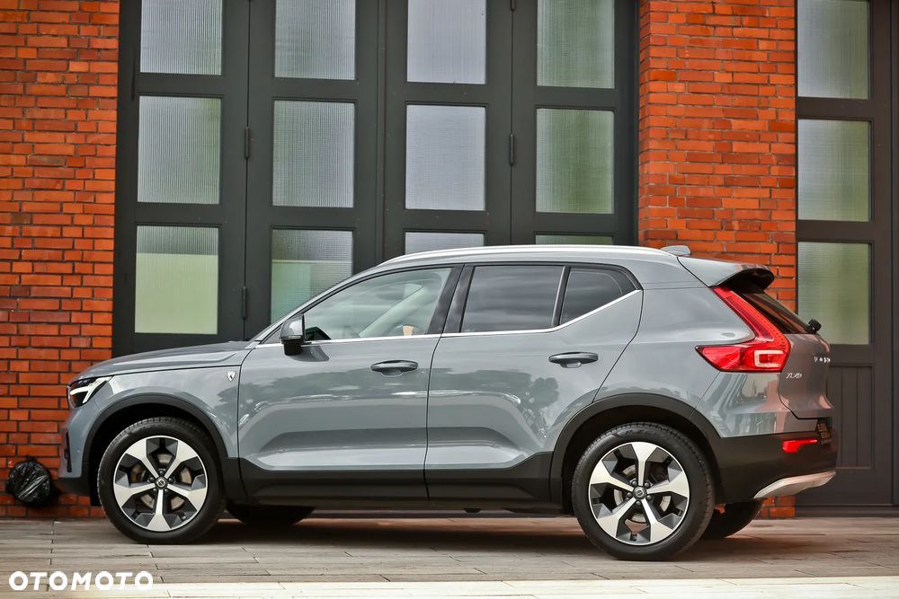 Volvo XC 40 B4 AWD Plus Bright - 11
