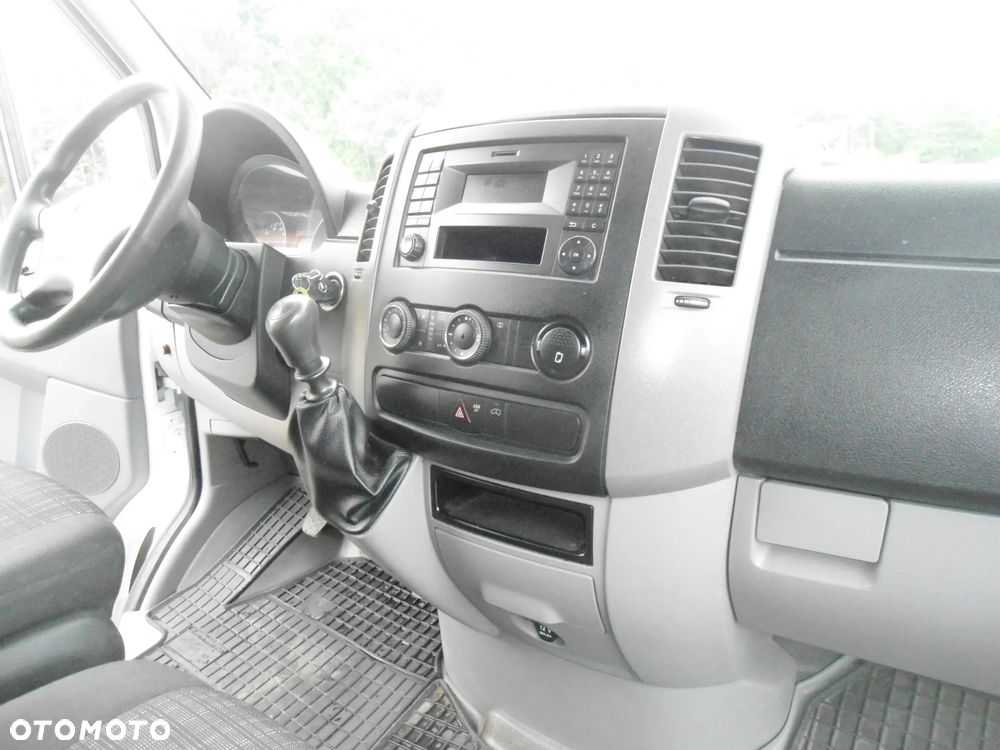 Mercedes-Benz Sprinter - 4