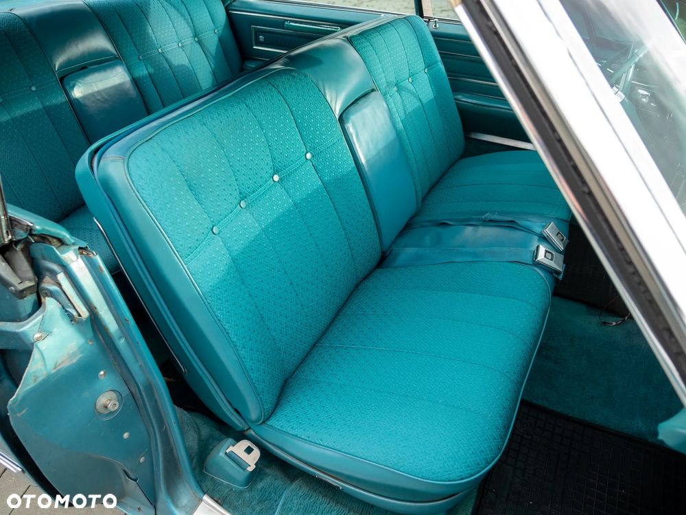 Cadillac Deville - 28