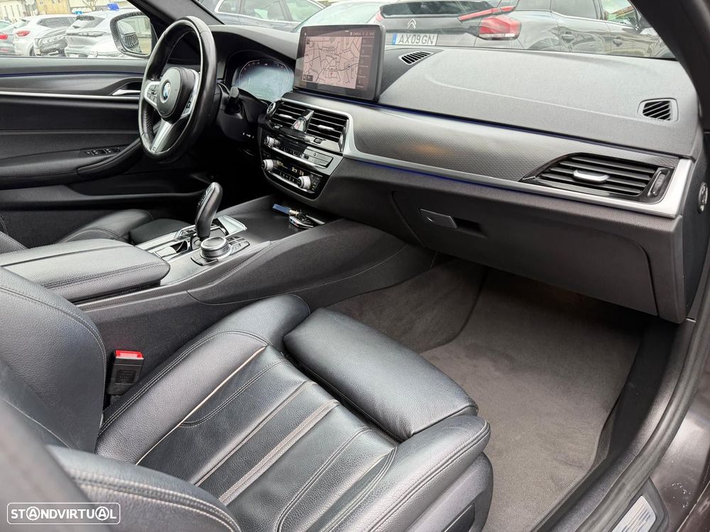 BMW 520 d Pack Desportivo M Auto - 16