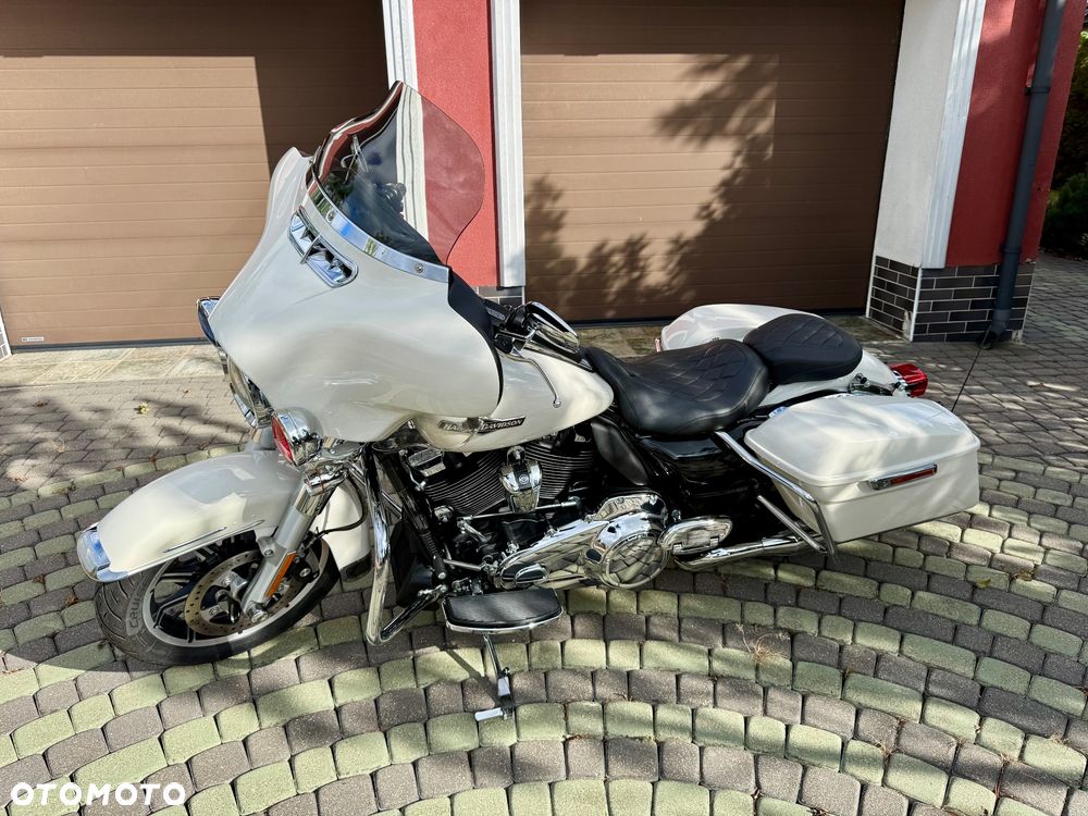 Harley-Davidson FLH Electra Glide - 18