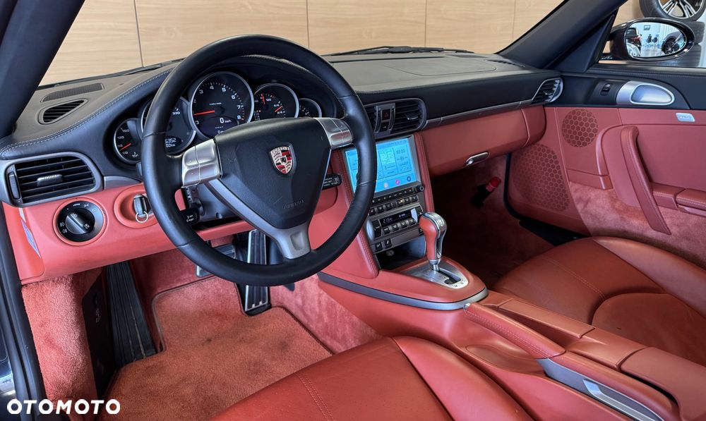 Porsche 911 Carrera Tiptronic S - 11