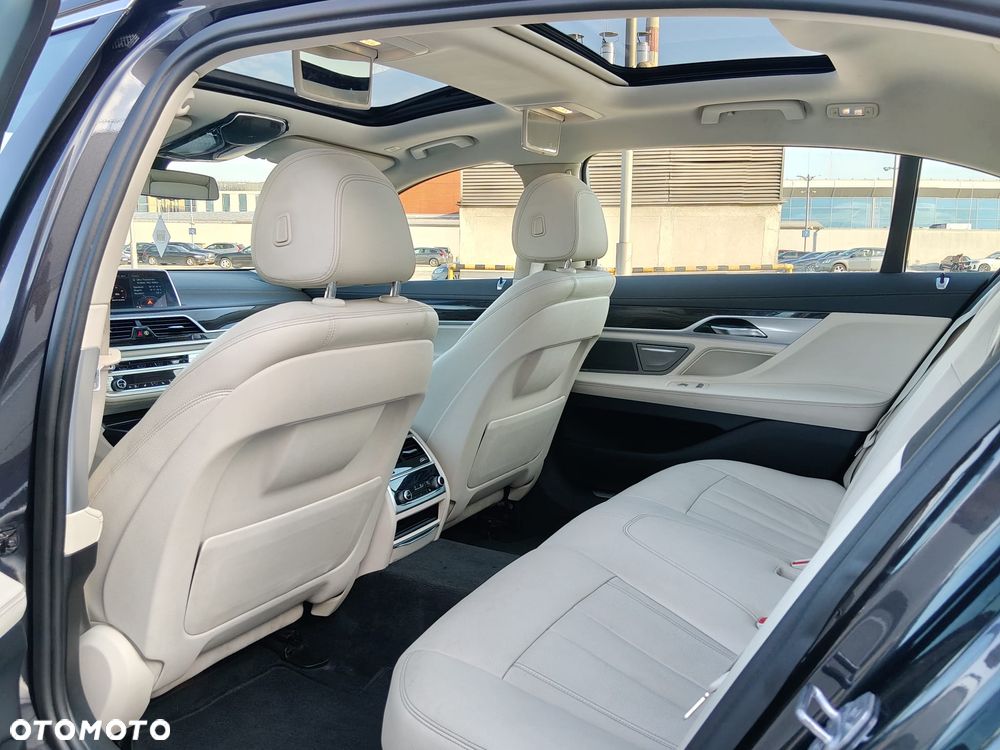 BMW Seria 7 740Li - 7