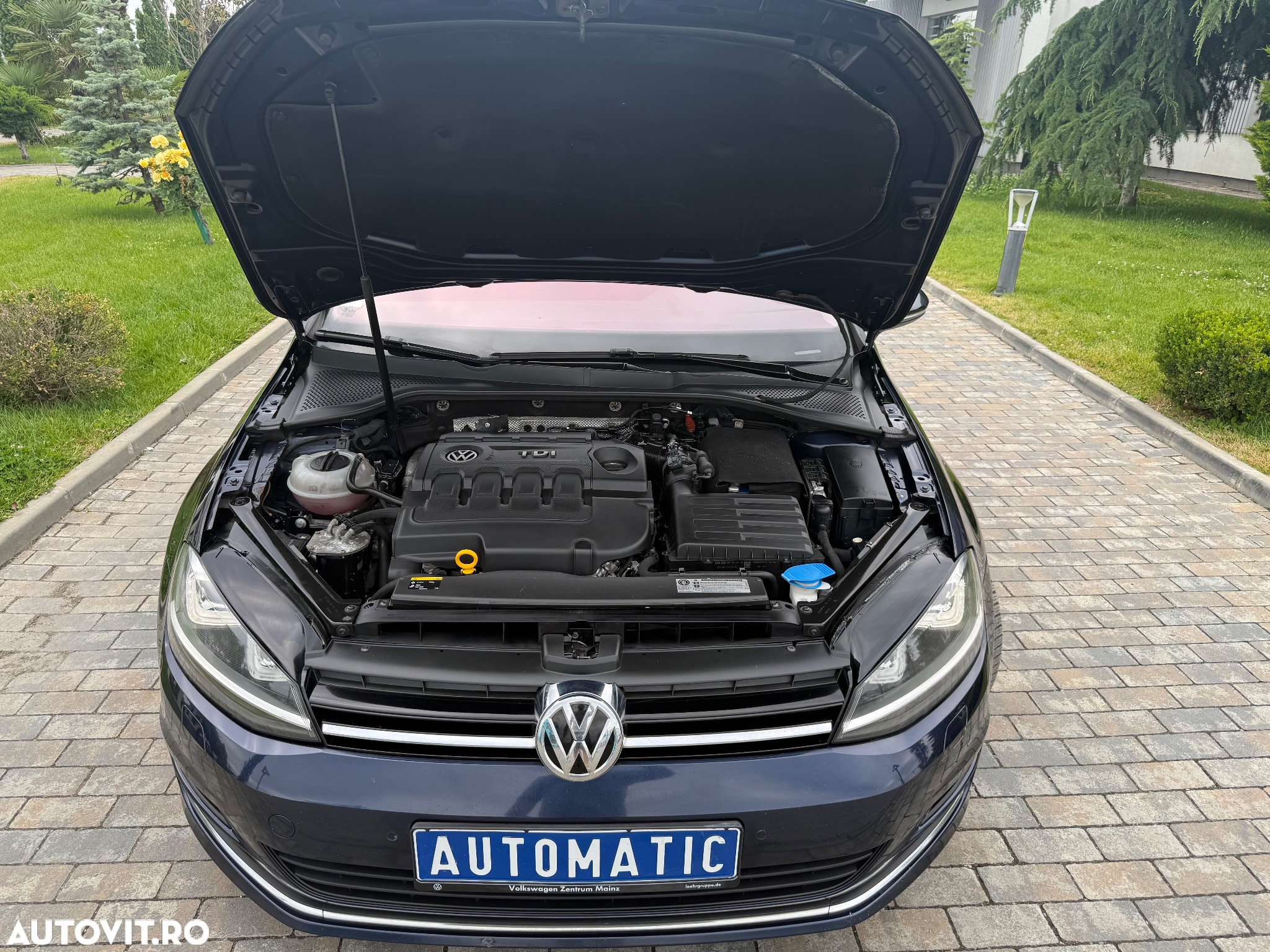 Volkswagen Golf Variant 1.6 TDI BlueMotion Technology DSG Lounge - 21