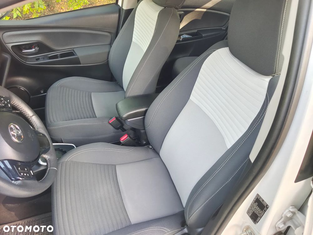 Toyota Yaris 1.5 Premium CVT - 31