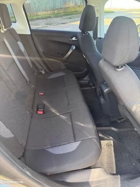 Peugeot 2008 1.5 BlueHDi Style - 13