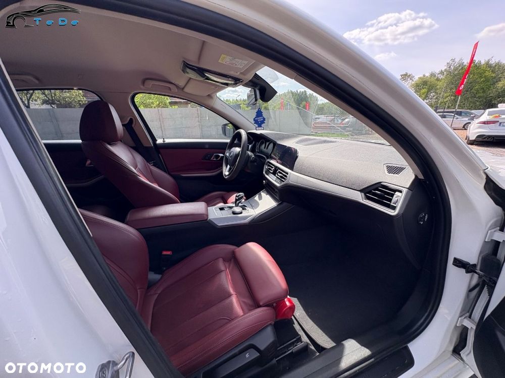 BMW Seria 3 318d M Sport - 37