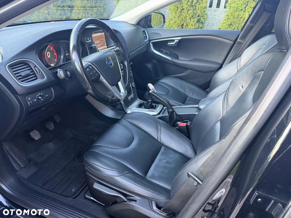 Volvo V40 D2 Momentum - 19