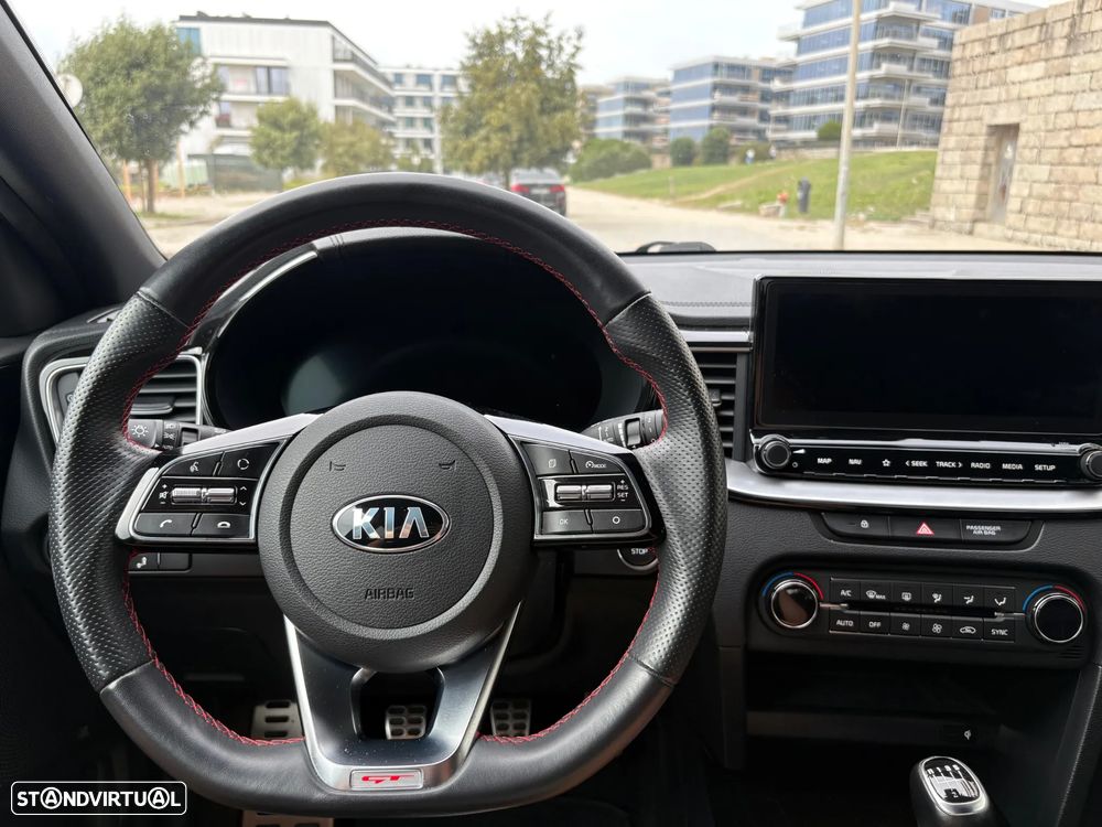 Kia Ceed 1.6 T-GDi GT - 18
