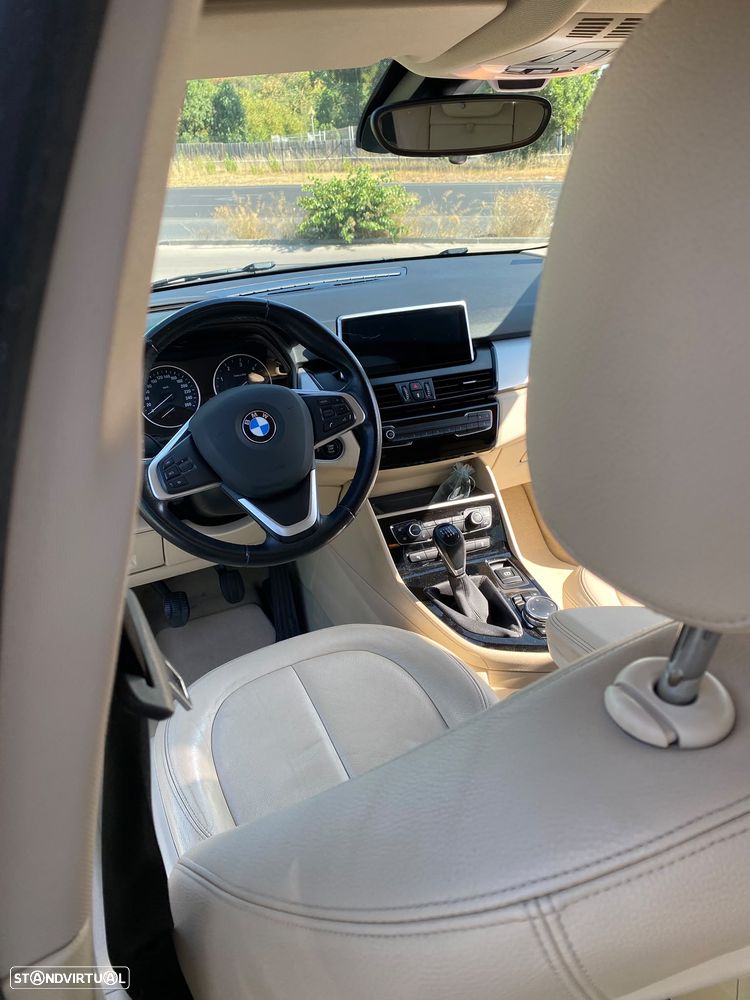 BMW 218 Active Tourer d Luxury Line - 9