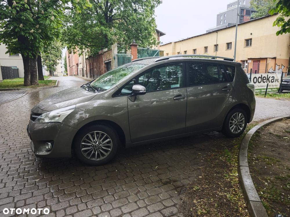 Toyota Verso 1.8 Premium MS 7os EU6 - 5