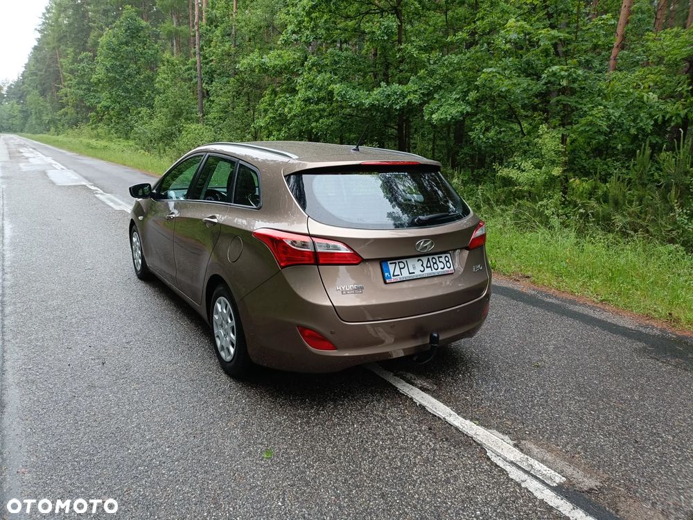 Hyundai i30 1.6 CRDi Comfort - 4
