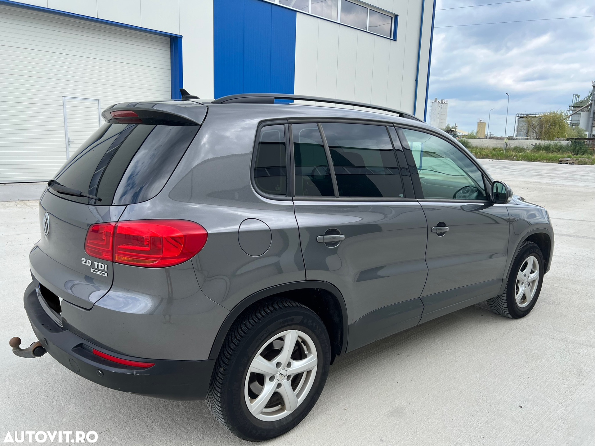 Volkswagen Tiguan 2.0 TDI 4Motion DSG Sport & Style - 5