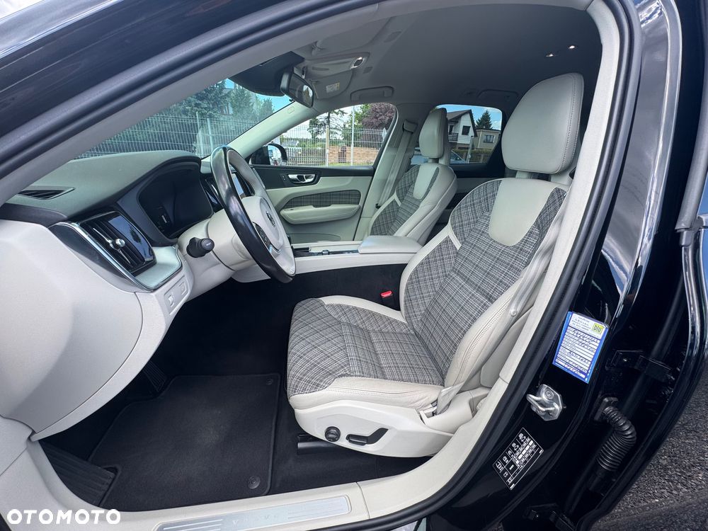 Volvo XC 60 D4 AWD Geartronic Momentum - 19