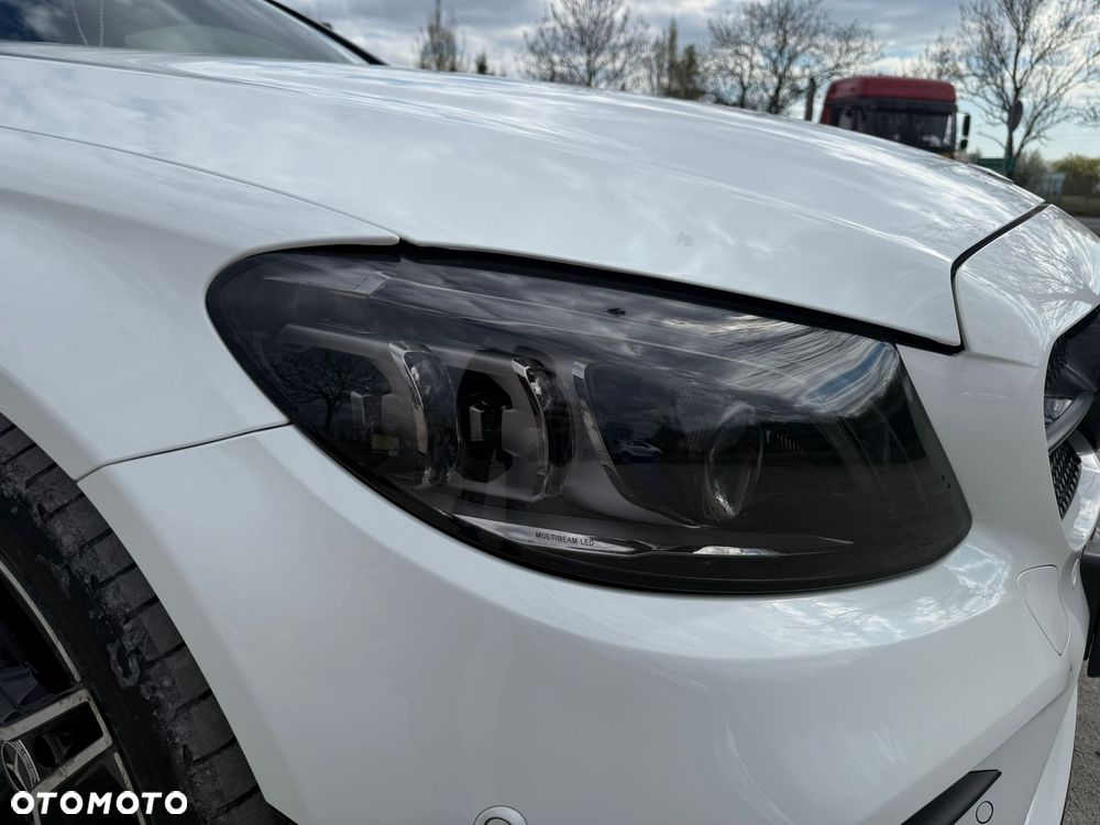 Mercedes-Benz Klasa C 300 9G-TRONIC - 15