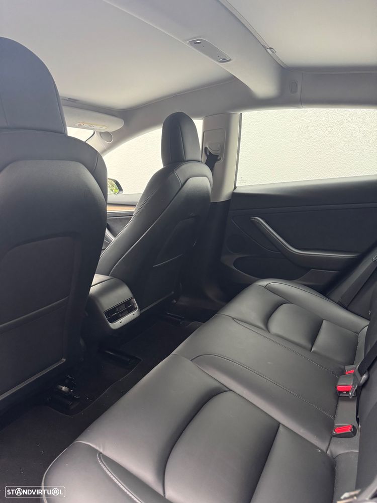 Tesla Model 3 - 6