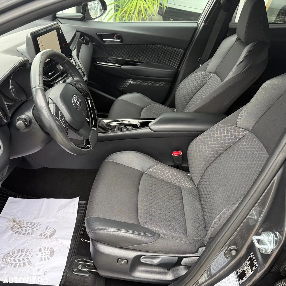 Toyota C-HR 1.8 HSD 122 CP 4x2 CVT Cult - 10