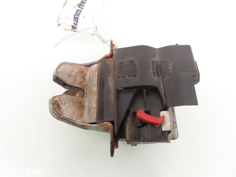 ZAMEK KLAPY MERCEDES W203 - 2