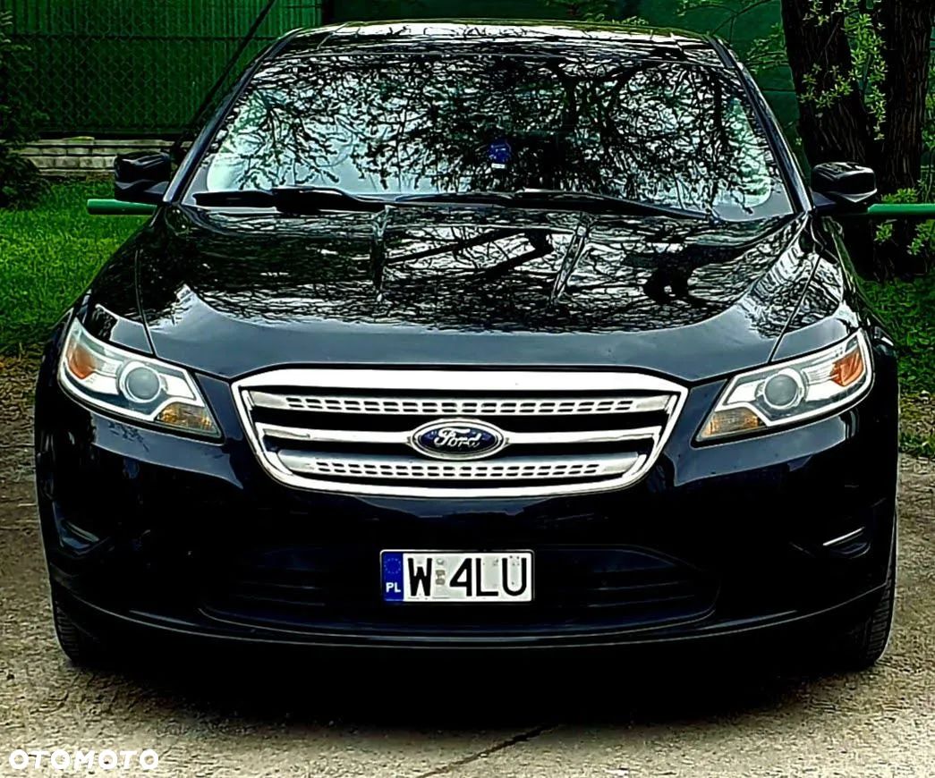 Ford Taurus - 1