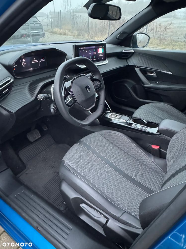 Peugeot 2008 BlueHDi 130 Allure S&S EAT8 - 22