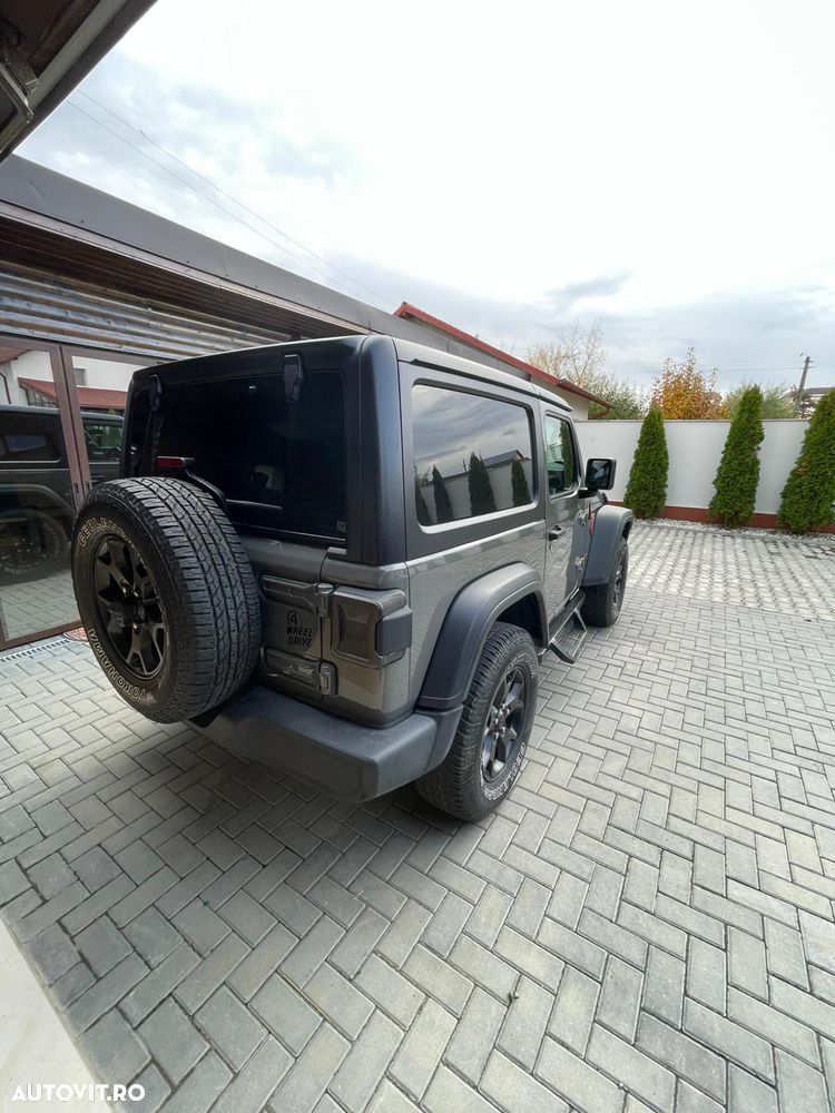 Jeep Wrangler - 5