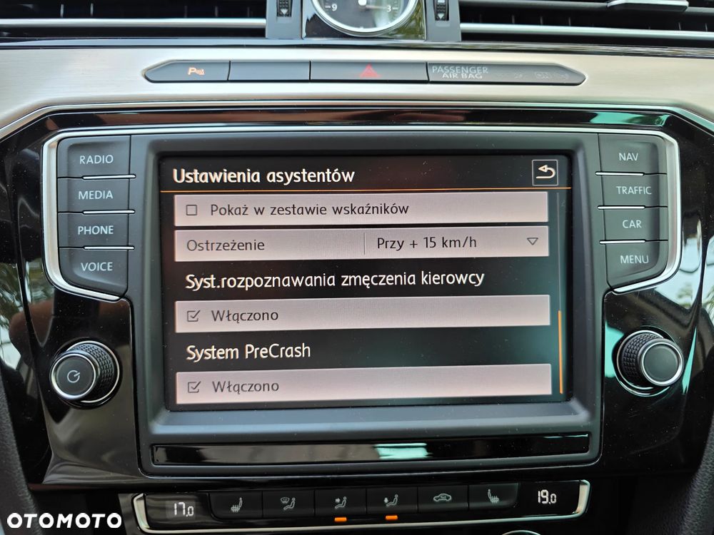 Volkswagen Passat 2.0 TDI BMT Highline - 18