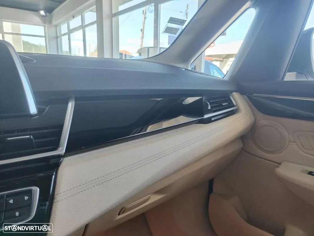 BMW 216 Active Tourer d Line Luxury Auto - 41