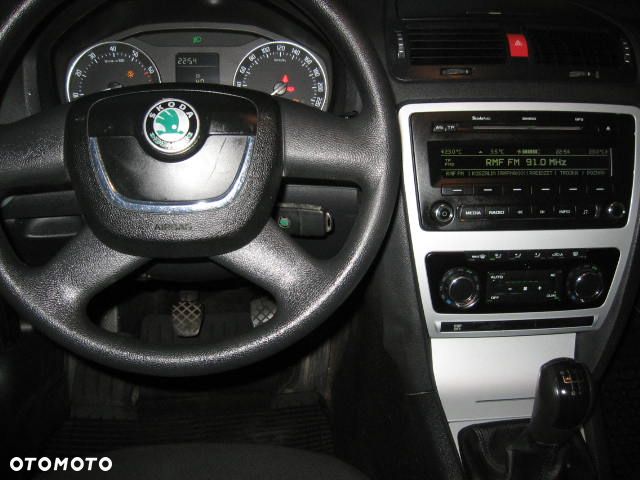 Skoda Octavia 1.6 Elegance - 13