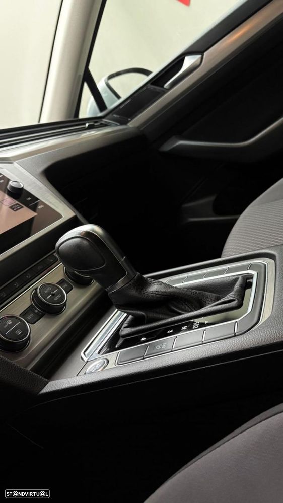 VW Passat Variant 1.6 TDI (BlueMotion ) DSG Trendline - 11
