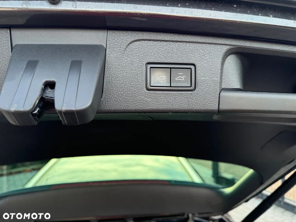 Volkswagen Passat - 34