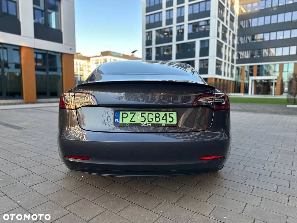Tesla Model 3 Langstreckenbatterie Allradantrieb Dual Motor - 8
