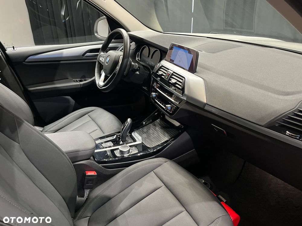 BMW X3 xDrive20d Advantage - 8